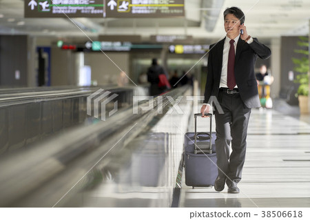 商人在機場 38506618