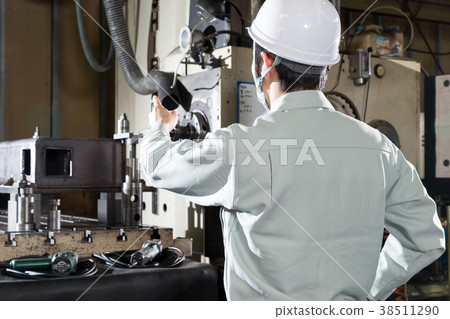 Manufacturing industry image 38511290