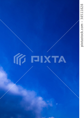 二月的天空和雲彩 38511828