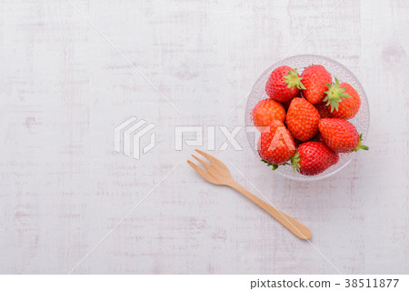 Fresh strawberries and white background Fresh strawberries and white background 38511877