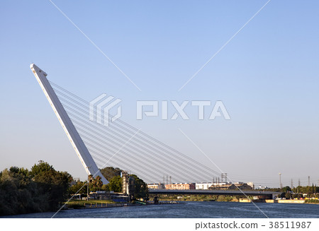 Alamillo bridge over Guadalquivir, Seville 38511987