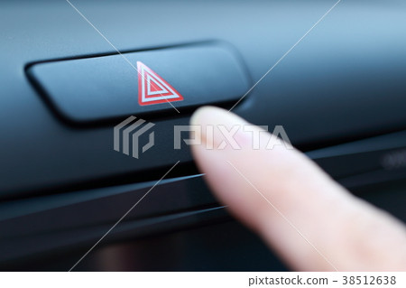 Driver (Driver Outdoor People Body Parts Face N / A Passenger Car Woman Senior Departure Stop) Driver (Driver Outdoor People Body Parts Face N / A Passenger Car Woman Senior Departure Stop) 38512638