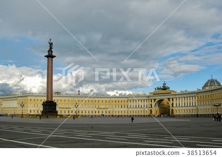 Palace Square. Saint-Petersburg. Russia Palace Square. Saint-Petersburg. Russia 38513654