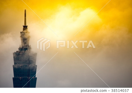 101, soaring, close-up 38514037