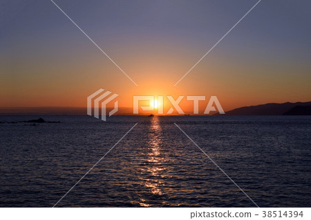 Evening evening on the Wakayama Bay 38514394