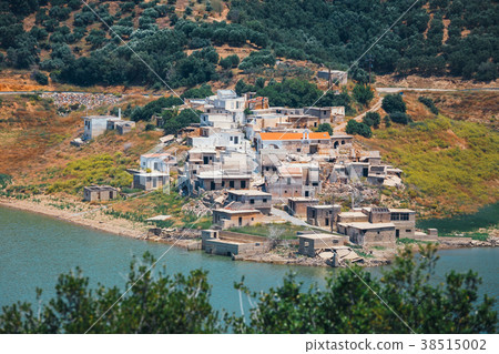Sfendili - an abandoned and sunken village 38515002