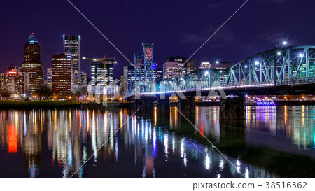 美國波特蘭市中心夜景· 38516362