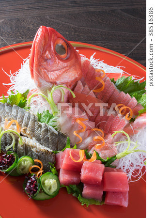 Shape of the golden eyebrow 38516386