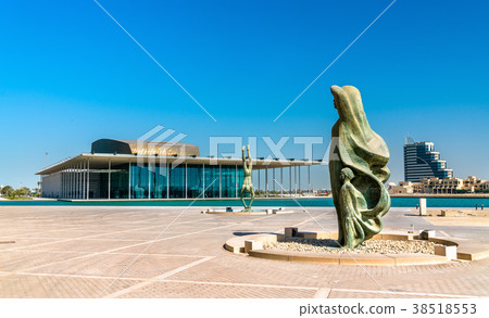 Sculptures at the Bahrain National Museum in 38518553