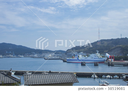 Saganoseki Port ferry platform Saganoseki Port ferry platform 38519081