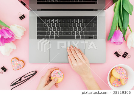 Woman working with computer. 38519306