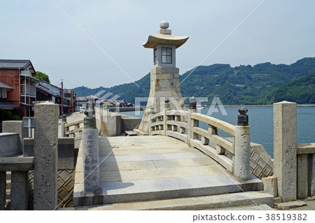 Sumiyoshi Bridge and Takatoen in Mitarai Sumiyoshi Bridge and Takatoen in Mitarai 38519382