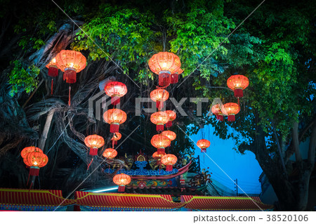 Decorating hanging Chinese lantern lamps Decorating hanging Chinese lantern lamps 38520106