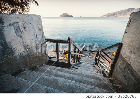 Perspective view of old stairs going down Perspective view of old stairs going down 38520765