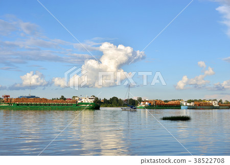 Cargo ship on the Neva river. 38522708