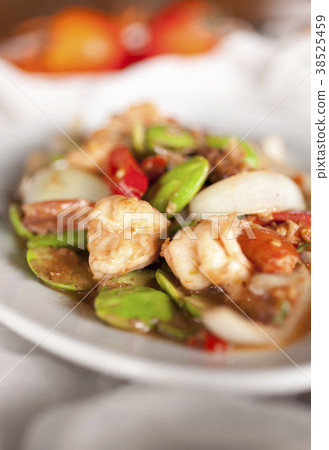 Stir-Fried Twisted Cluster Bean with Shrimps 38525459