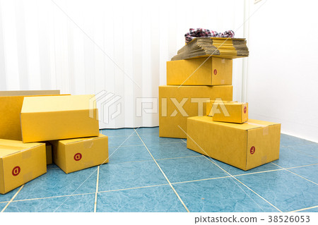Cardboard boxes in the room delivery service Cardboard boxes in the room delivery service 38526053