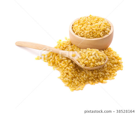 Hulled-split monk bean in wooden spoon isolated 38528164