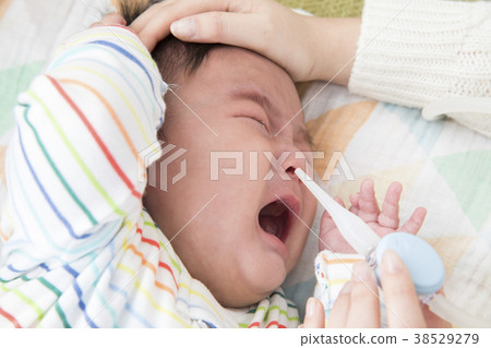 Electric nasal suction device 38529279