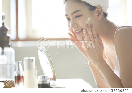 Female beauty image 38530831