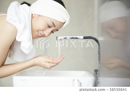 Female beauty image 38530841