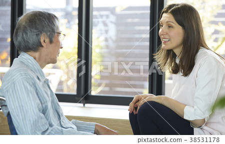 商業老年人和外國人 38531178