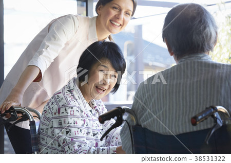 Seniors and foreigners in care Seniors and foreigners in care 38531322