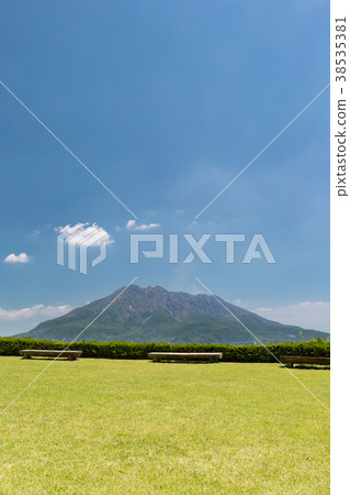 Sakurajima from Senkeien-From the Shimazu House, with a magnificent view- 38535381