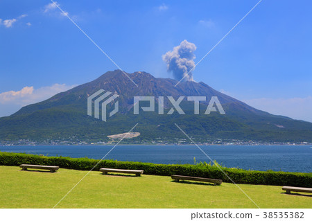 Sakurajima from Senkeien-From the Shimazu House, with a magnificent view- Sakurajima from Senkeien-From the Shimazu House, with a magnificent view- 38535382