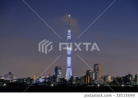 Urban scenery Light up Tokyo Sky Tree (night view) Urban scenery Light up Tokyo Sky Tree (night view) 38535699