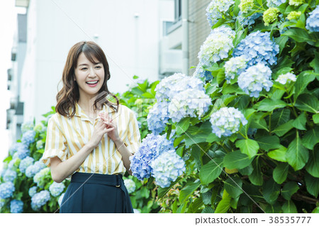 Woman lifestyle walk 38535777