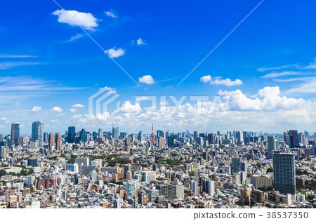 Tokyo blue sky and urban landscape Tokyo blue sky and urban landscape 38537350