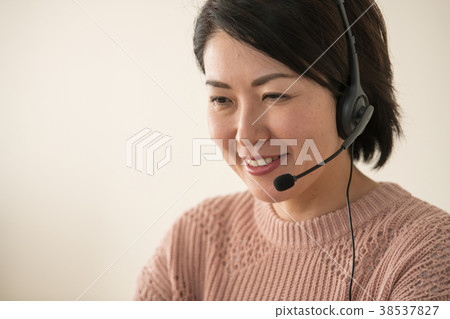 家庭運營中女 家庭運營中女 38537827