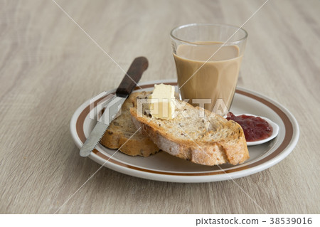 TOAST WITH JAM AND BUTTER TOAST WITH JAM AND BUTTER 38539016