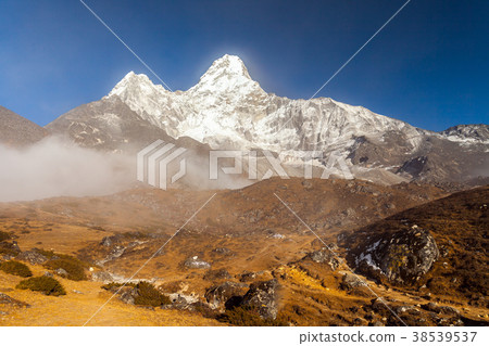 View of the Ama Dablam (6814 m) - Everest region View of the Ama Dablam (6814 m) - Everest region 38539537