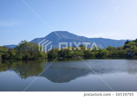 初夏的伊丘山和三島池17 38539795