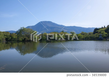 初夏的伊丘山和三島池22 38539800