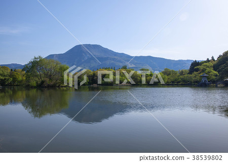 初夏的伊丘山和三島池24 38539802