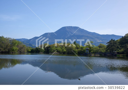 初夏的伊丘山和三島池44 38539822