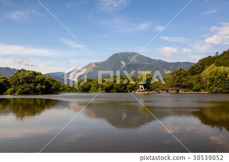Mt. Ibuki and Mishima Pond 52 in early summer Mt. Ibuki and Mishima Pond 52 in early summer 38539852