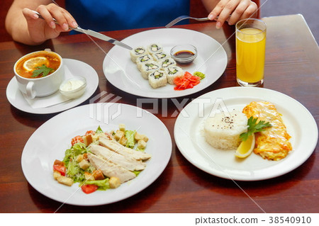 Four-course dinner combo, salad, soup, hot Four-course dinner combo, salad, soup, hot 38540910