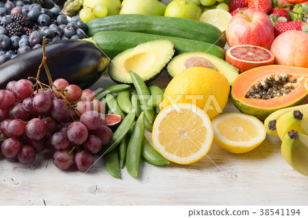 Rainbow fruits and vegetables, top view Rainbow fruits and vegetables, top view 38541194