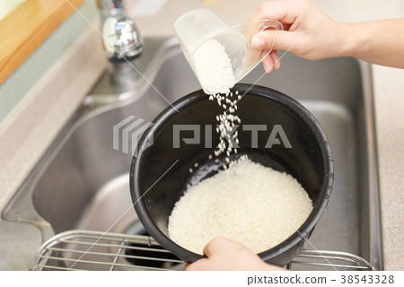 婦女磨礪米飯 38543328