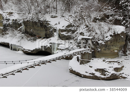 “塔的對沖”雪妝 38544009