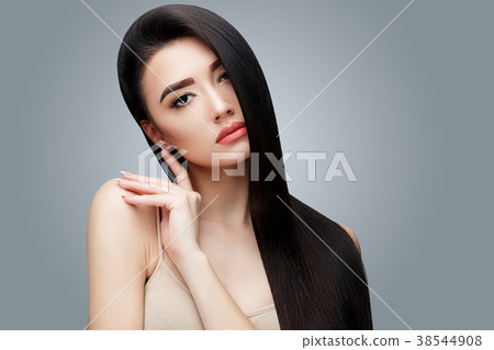Brunette asian girl with long straight hair 38544908
