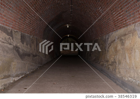 通往神奈川縣觀音崎公園第3電池廢墟的隧道 通往神奈川縣觀音崎公園第3電池廢墟的隧道 38546319