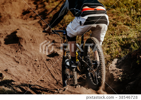 downhill man cyclist 38546728