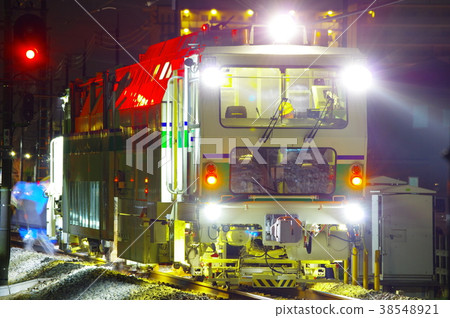 跟踪維護車輛在午夜活動 跟踪維護車輛在午夜活動 38548921