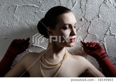 young luxury woman young luxury woman 38549903