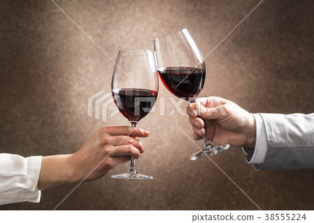 A toast with wine 38555224